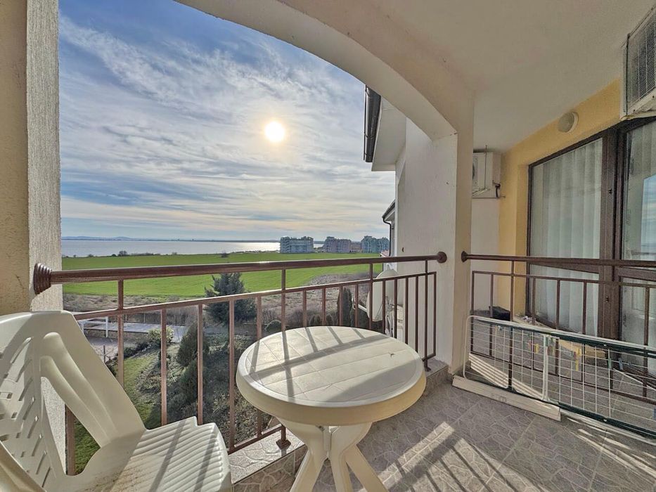 Двустаен апартамент в Rutland Beach 9026