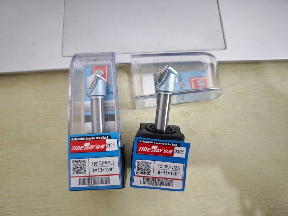 Кромочный фрезер  используется для изготовления кромок