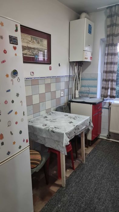 Apartament decomandat de închiriat