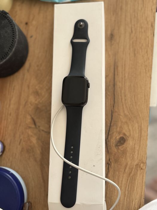 Продам Apple watch SE 44mm