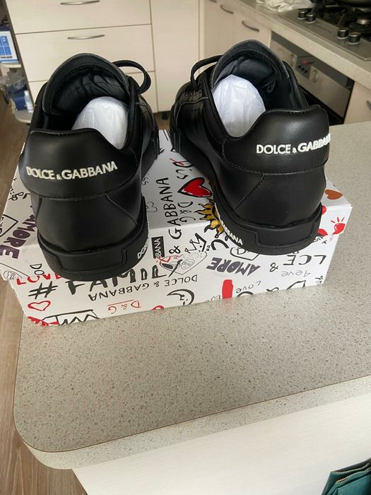 Продам кроссовки Dolce Gabbana