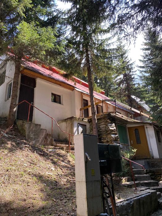 Cabana Statiunea Parang- 5 CAMERE / 2 BAI- utilata si mobilata complet