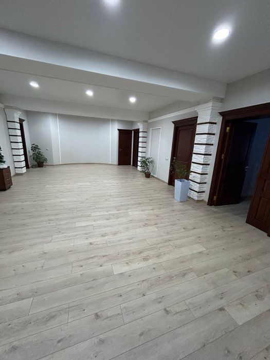 Офис Дархан Ул. Кары Ниязова 335 м2