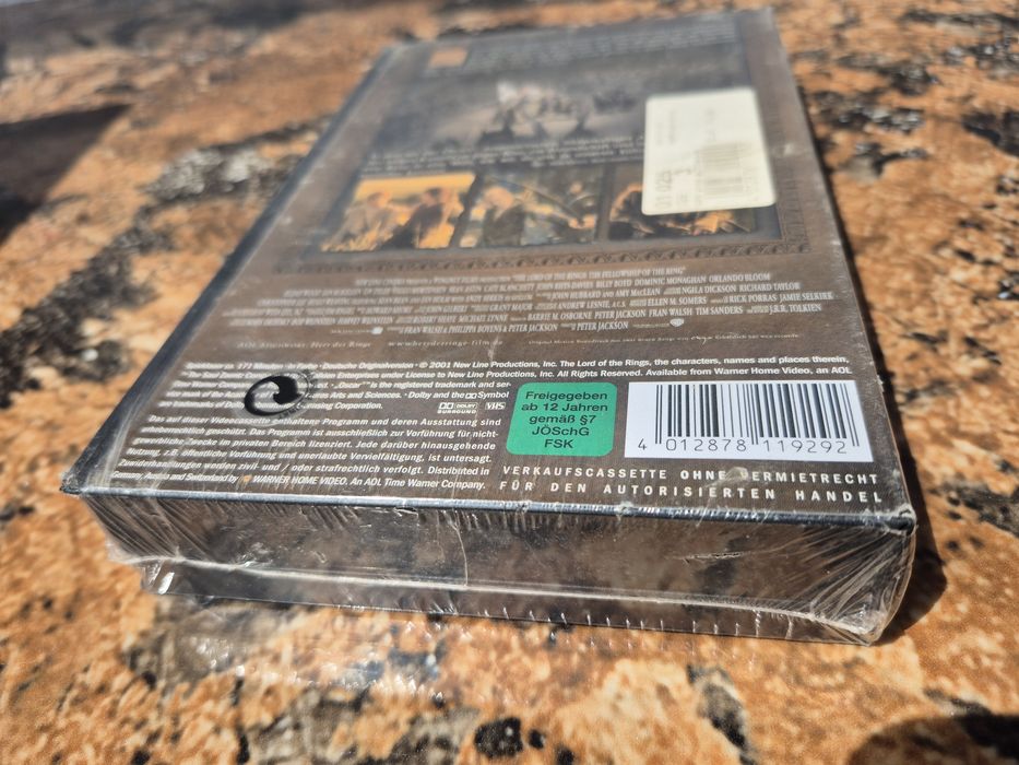 Vând 5 casete video VHS originale colectie 85&120 min,filme Documentare,sf, sigilate