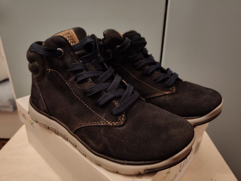 Продам ботинки детские