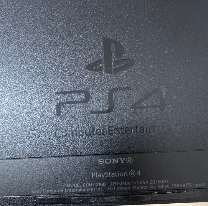 Play Station 4 + jocurile din poze.