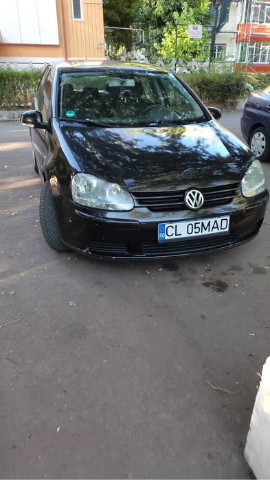 VW Golf 5  Mai multe detalii la telefon