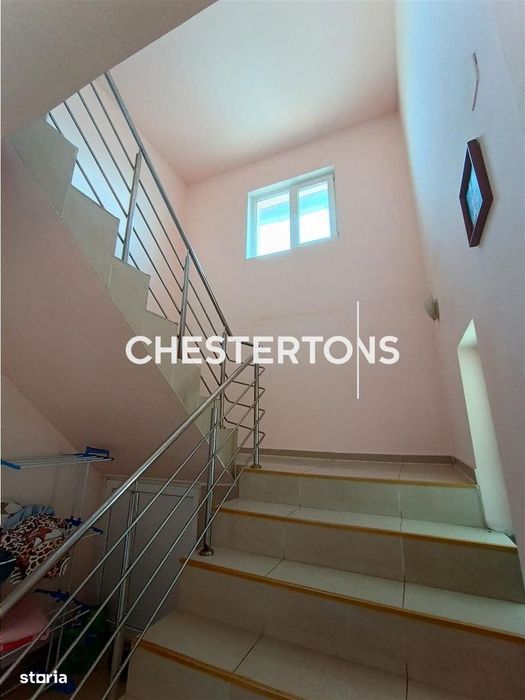 Casa deosebita cu etaj si mansarda plus anexa de 44mp si curte de pest