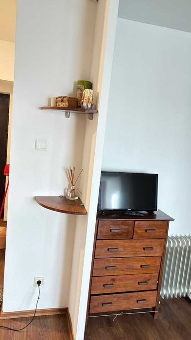 Persoană fizică. Dau în chirie apartament de 1 camera, decomandat, mobilat, utilat în suprafată de 45 mp.