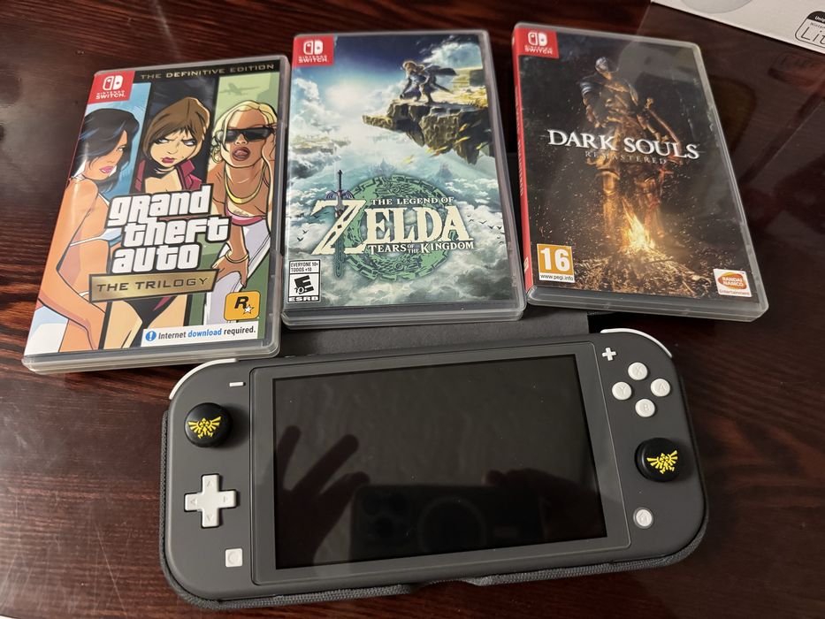 Продаю Nintendo Switch Lite в иделаьном состоянии