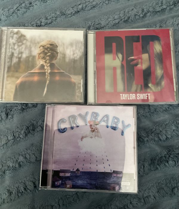 Taylor Swift, Melanie Martinez сд албуми