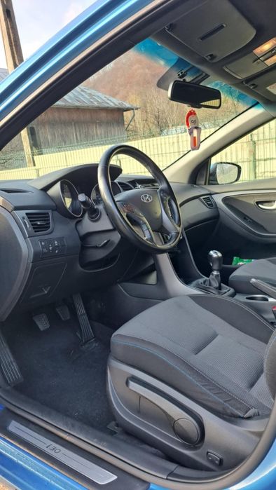 Vând Hyundai i30