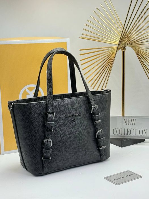 Geanta Michael Kors Noua !!! Dimensiuni 26/21 !!!