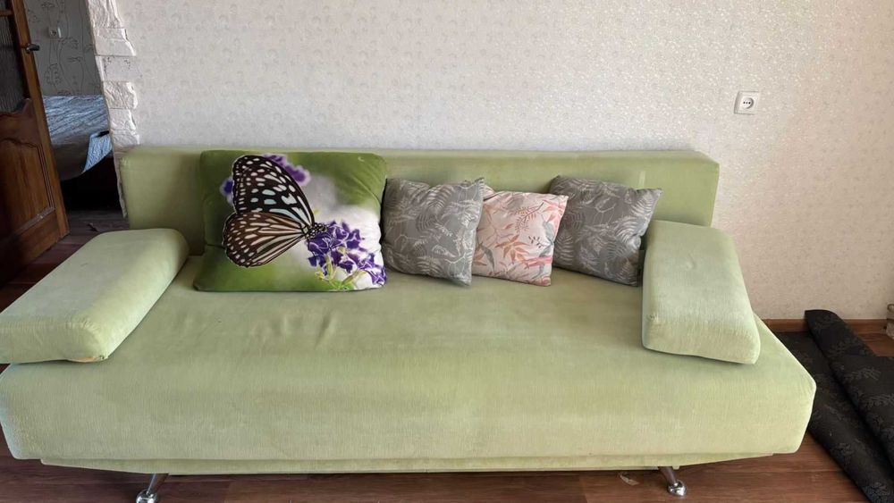 Диван в хорошем состоянии