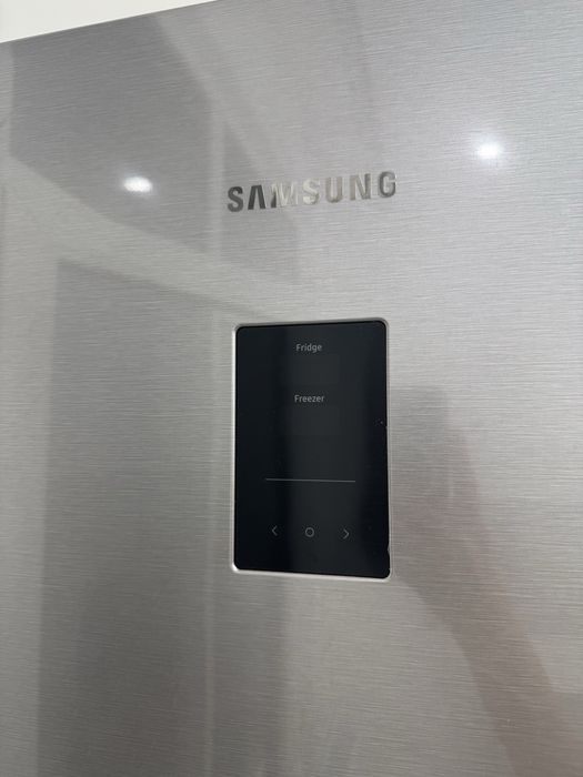 Холодильник Samsung