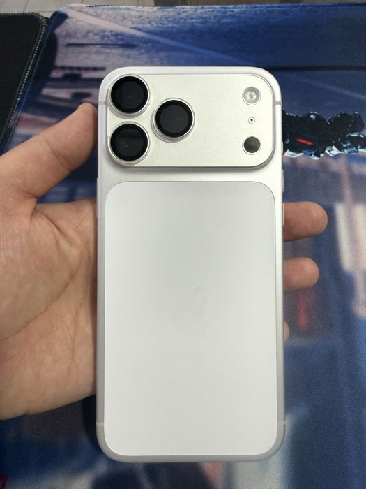 Iphone 17 pro max silver