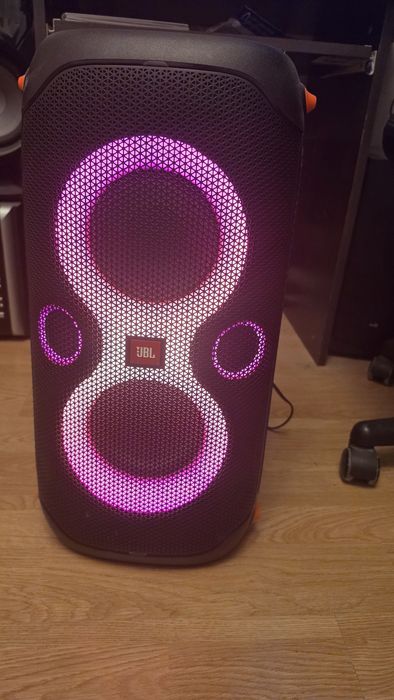 Продавам JBL Partybox 110
