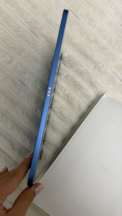 Apple iPad A16 с гарантией год