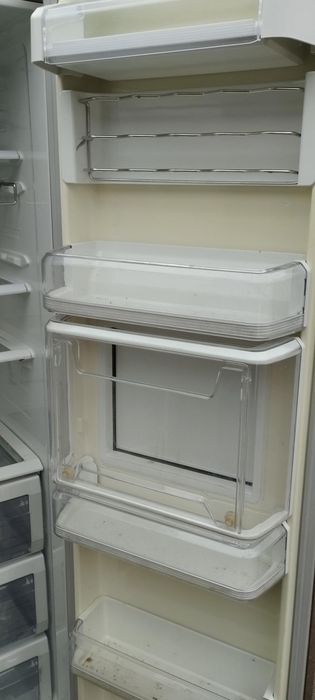 Продавам хладилник Samsung - двукрилен