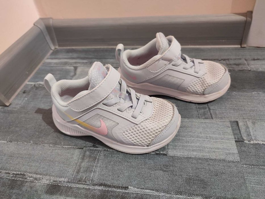 Маратонки Adidas, Nike, HM