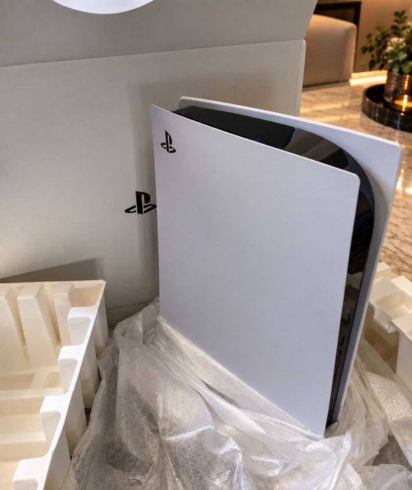 Consola PlayStation 5 Slim ( PS5 + 2 controllere )