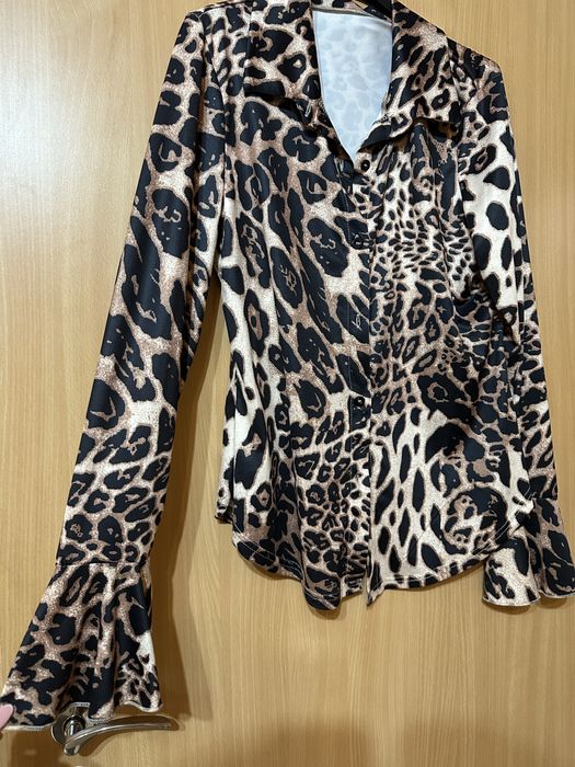 camasa leopard.