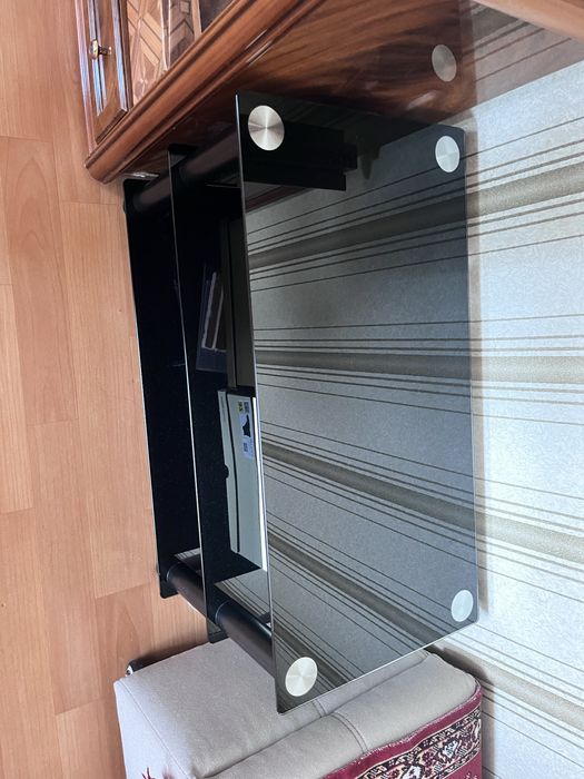 Продам стеклянную полку в отличном состоянии