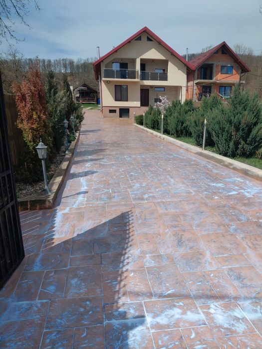 Beton amprentat durabil