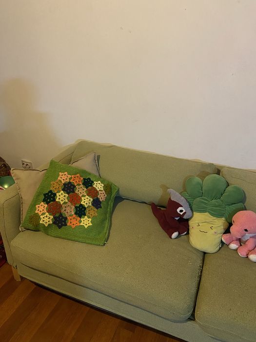 Canapea extensibila de living cu perne