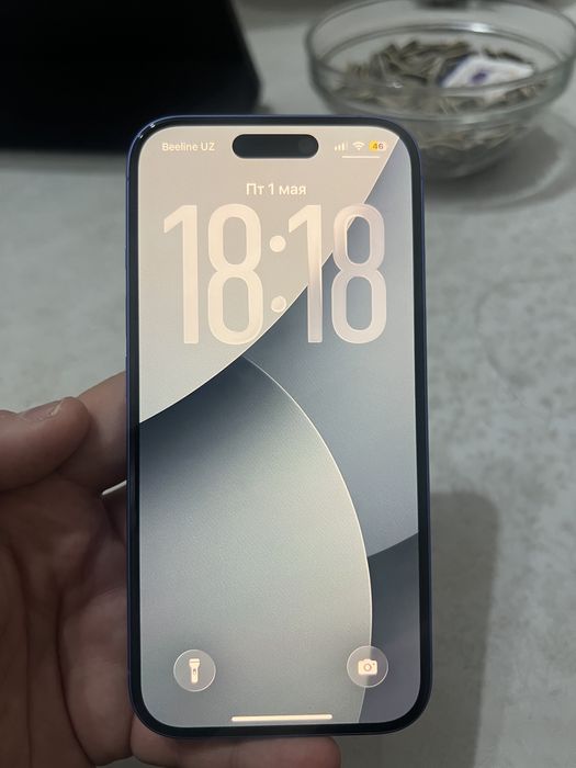 Продам очень идельном состояние Iphone 16 128 GB Ultramarine