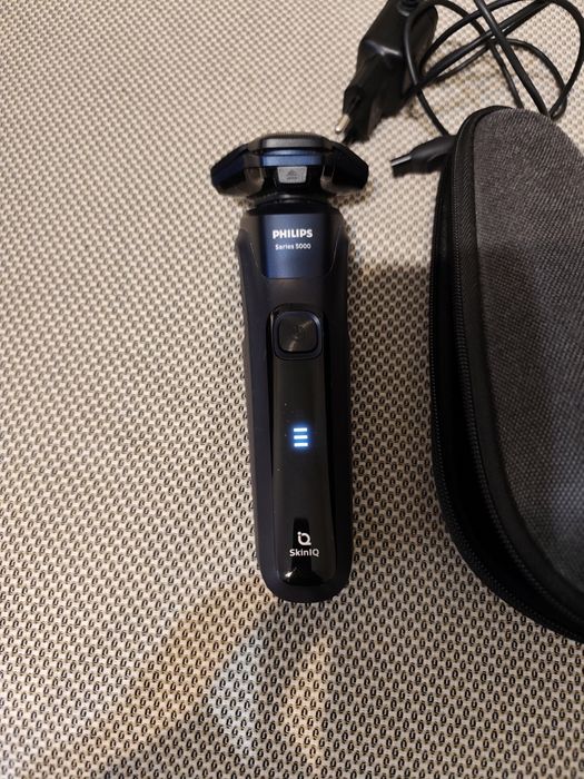 Електрическа самобръсначка Philips