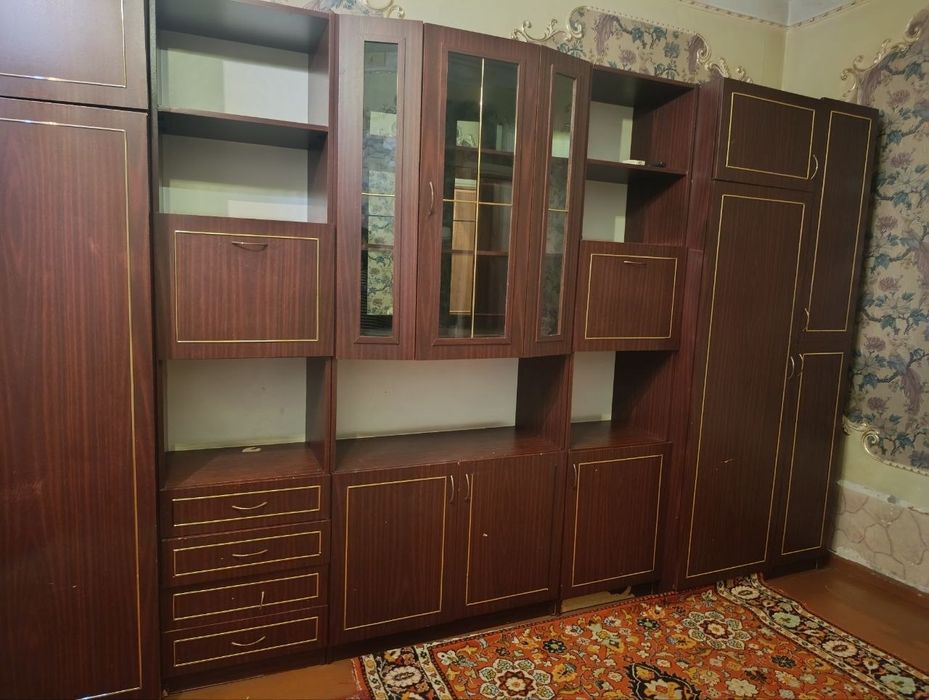 Стенка бу на Каракамише