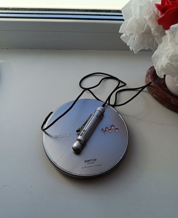 CD плеер Sony D-ne830
Sony