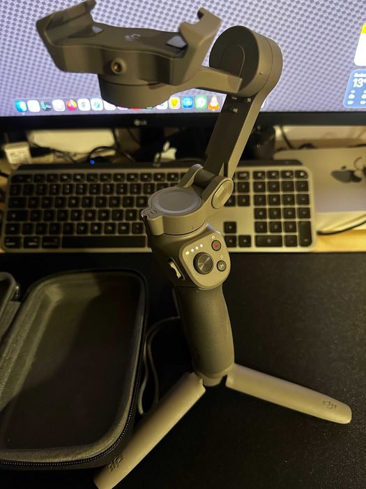 DJI Osmo Mobile 3 Combo