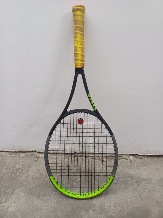Rachetă Tenis Wilson Blade 100UL V7.0 (265g) – Stare Foarte Bună