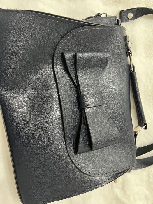 Дамска черна чанта