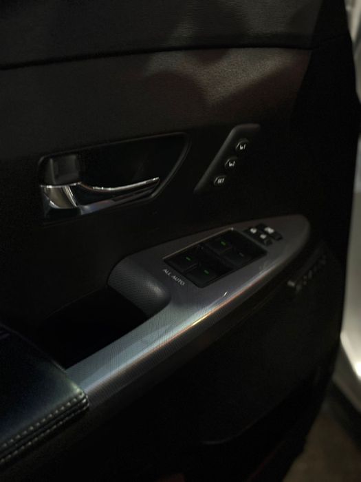 автомобиль Toyota Venza 3.5 AWD