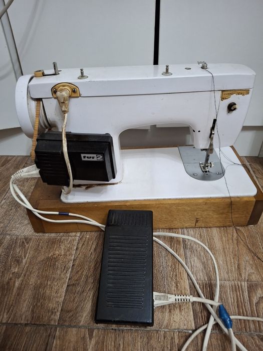 Швейная машинка  Чайка-132 М