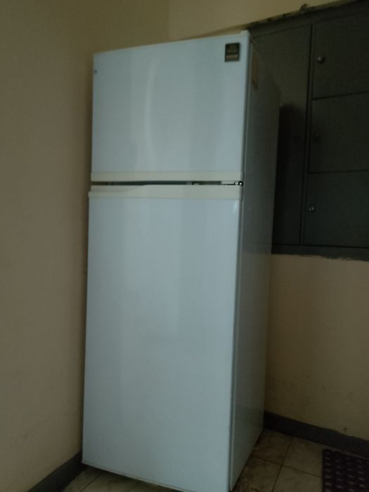 Продам холодильник SAMSUNG б/у 5000 тг