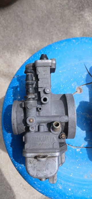 Vând carburatoare 2T