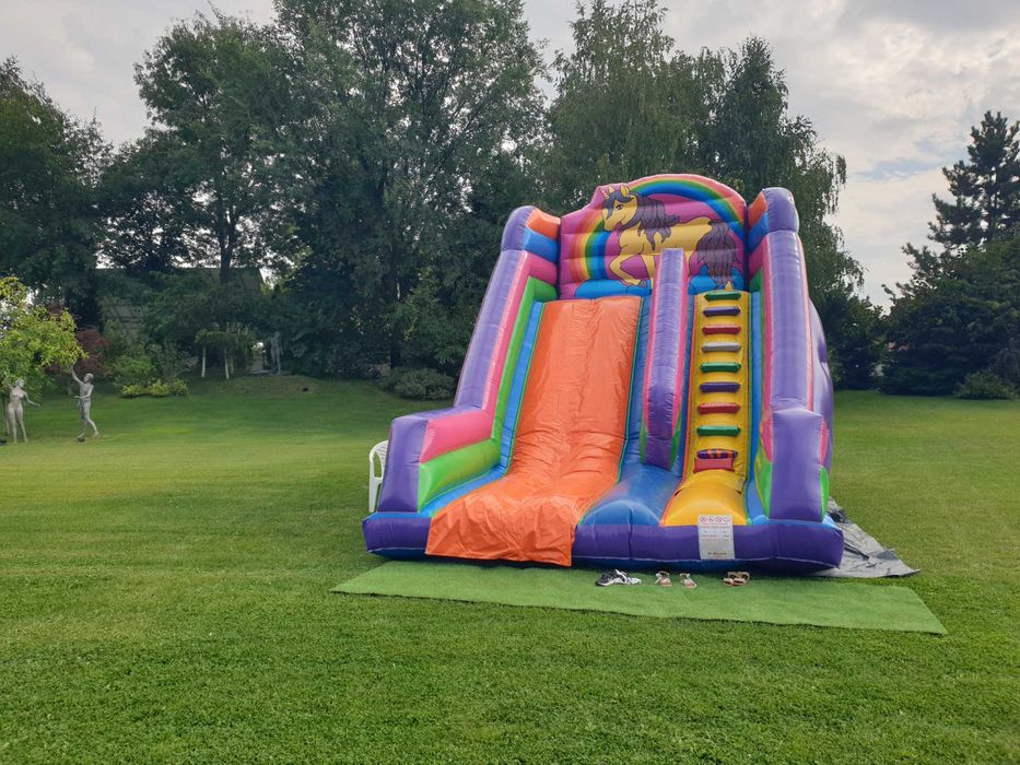 Topogan gonflabil de închiriat