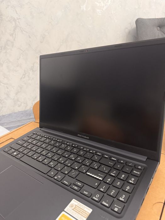 продам срочно новый ноутбук ASUS VIVOBOOK 15