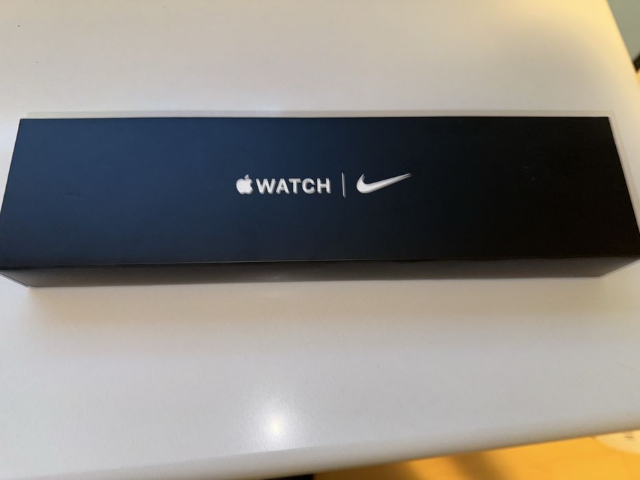 Apple watch series 7 45mm celluar + GPS nike edition, добро състояние