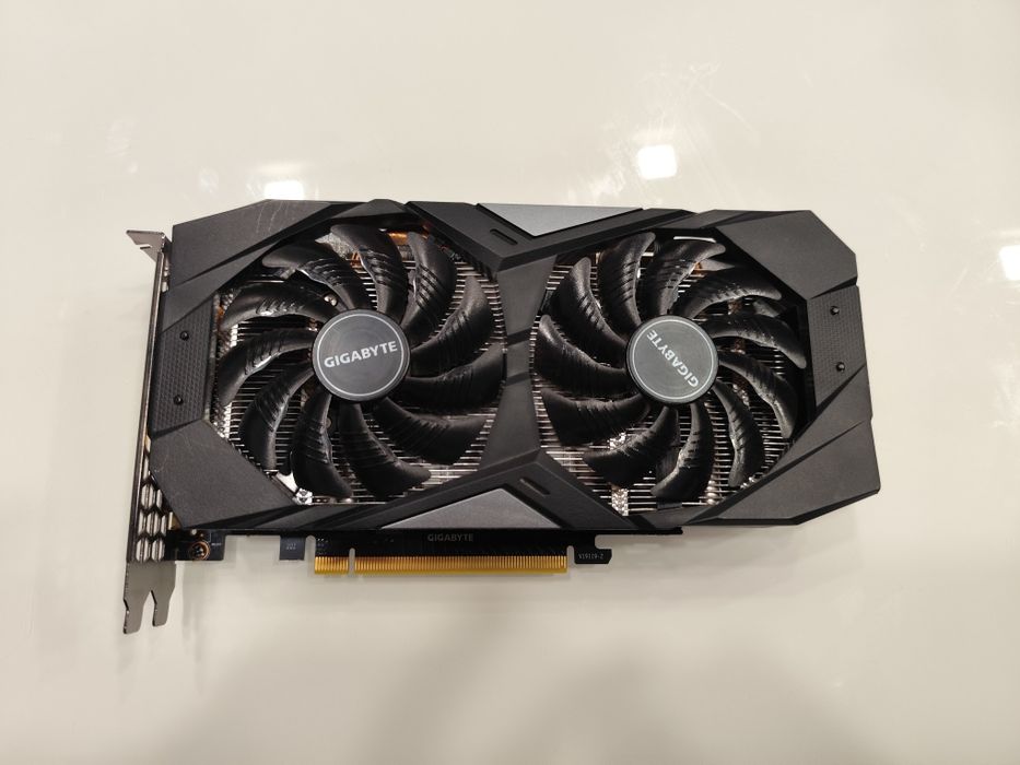 Продавам Gigabyte GeForce RTX 2060 6GB WINDFORCE 2X