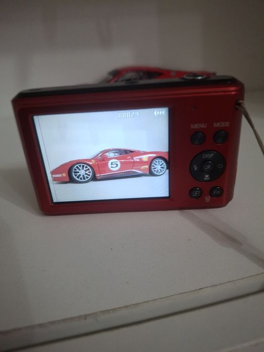 Цифровая камера Samsung MV800