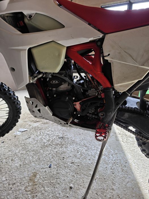 Se vinde Beta 300 rr