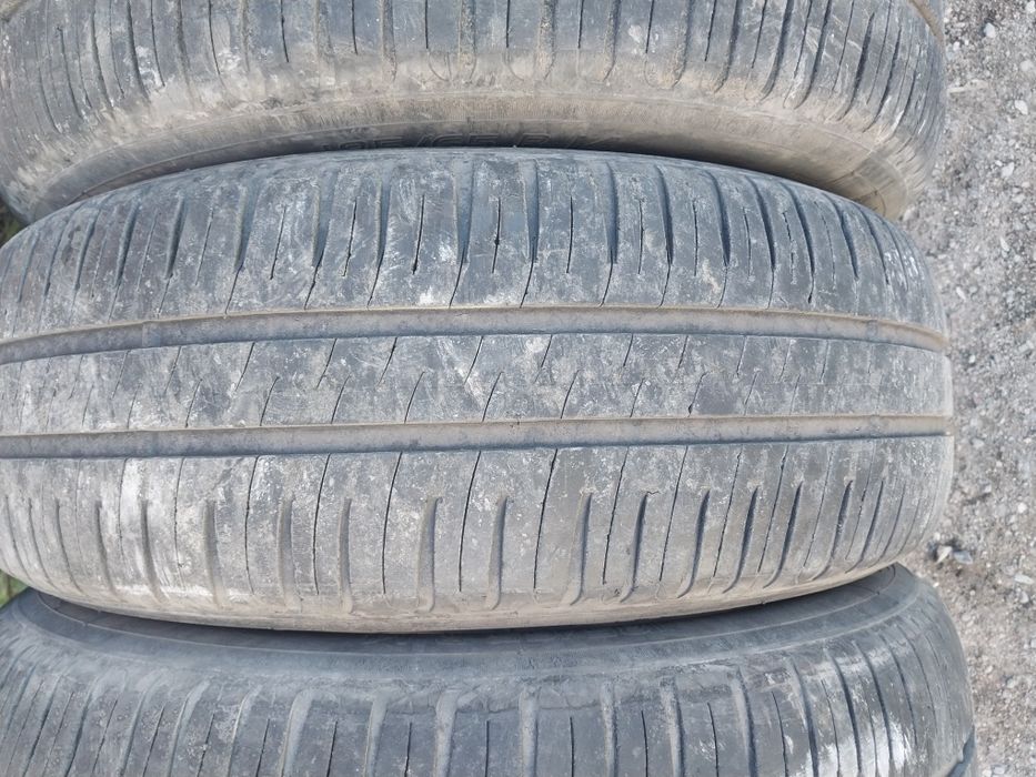 4 шины Michlen 185 65 R14.