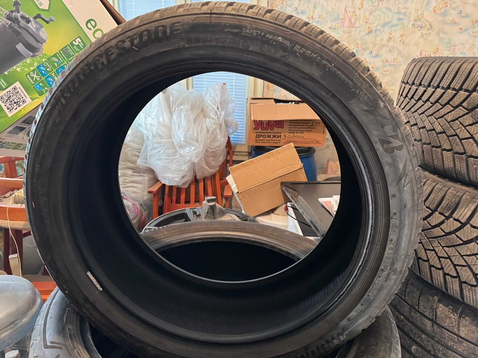 Bridgestone 225/45/19