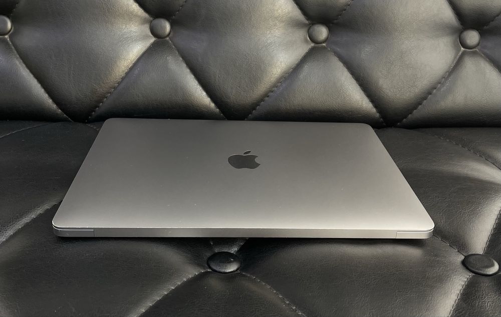 Apple MacBook Air M1 2020 года в идеальном состояние