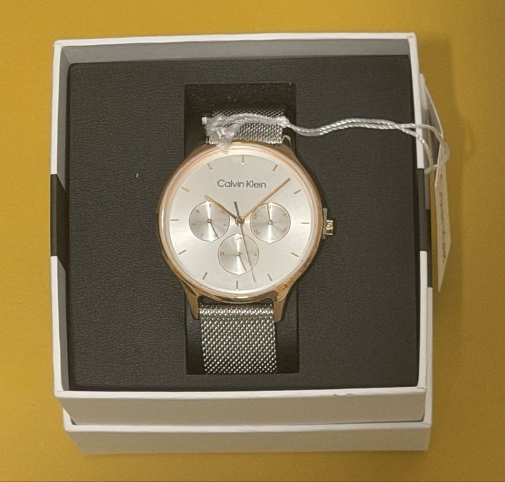 Продавам часовник CALVIN KLEIN TIMELESS 25200106